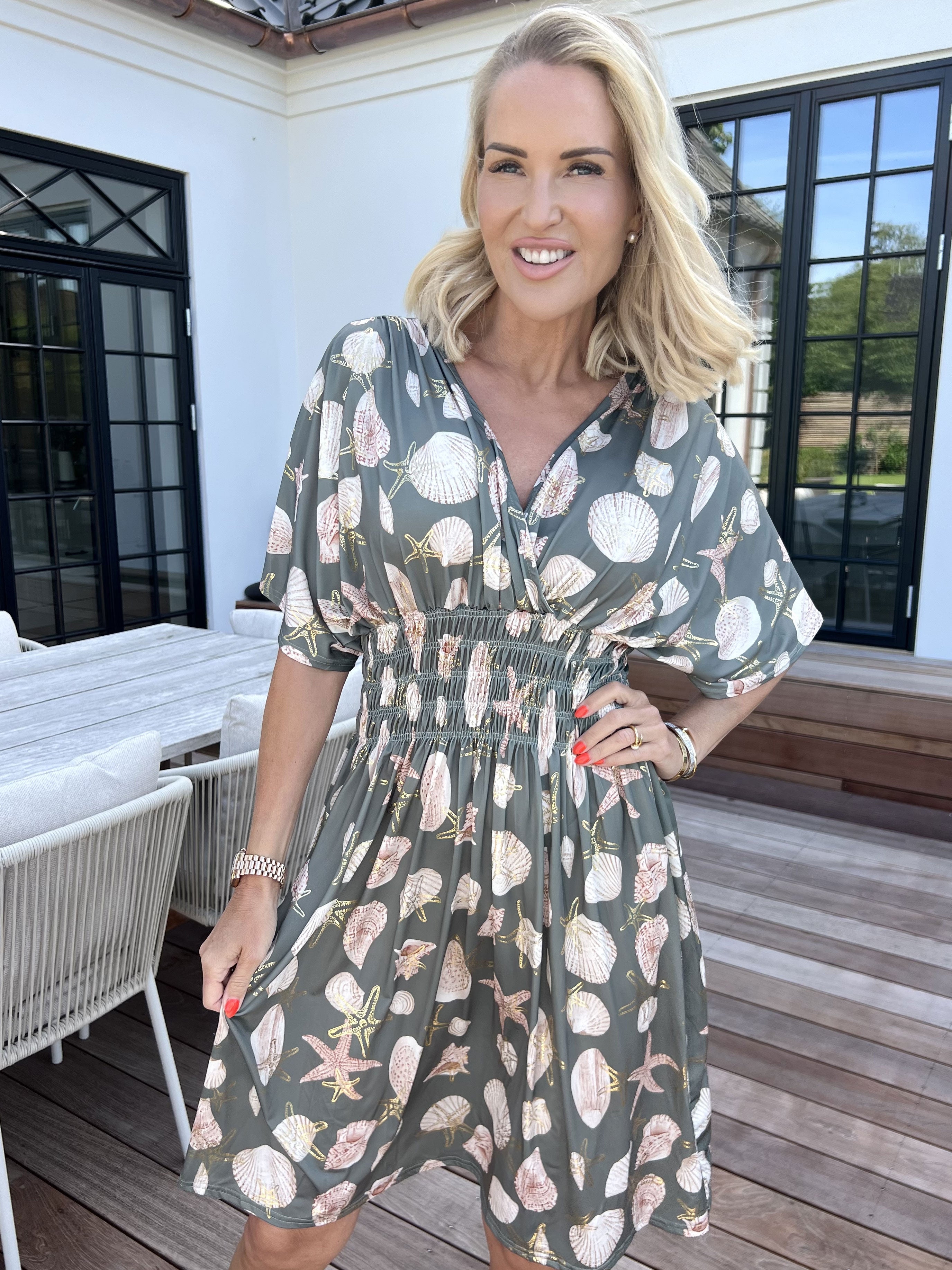 Pams Beach Short - Elastisk kjole med muslinge motiver